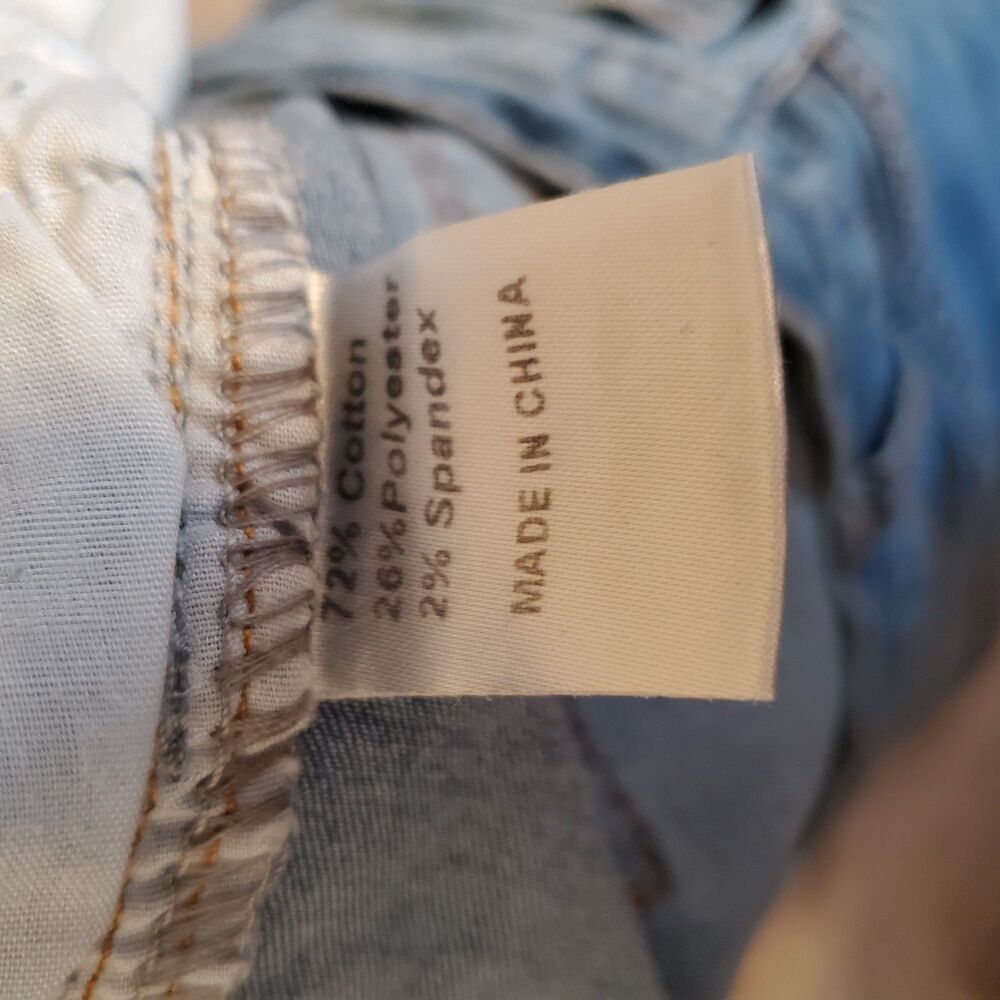 A.Z.I. Blue Floral Embroidered Raw Hem Cropped Jeans Women's Size 8 - Picture 3 of 7